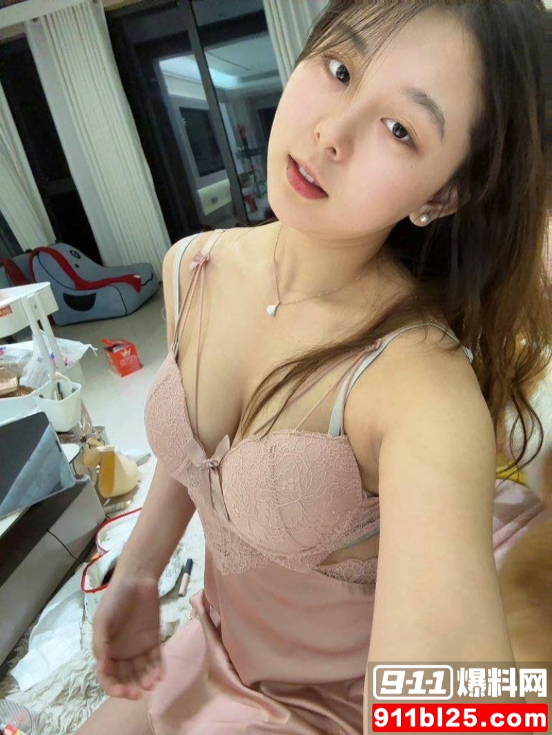 抖音百万微胖女网红 白桃乌龙茶 32