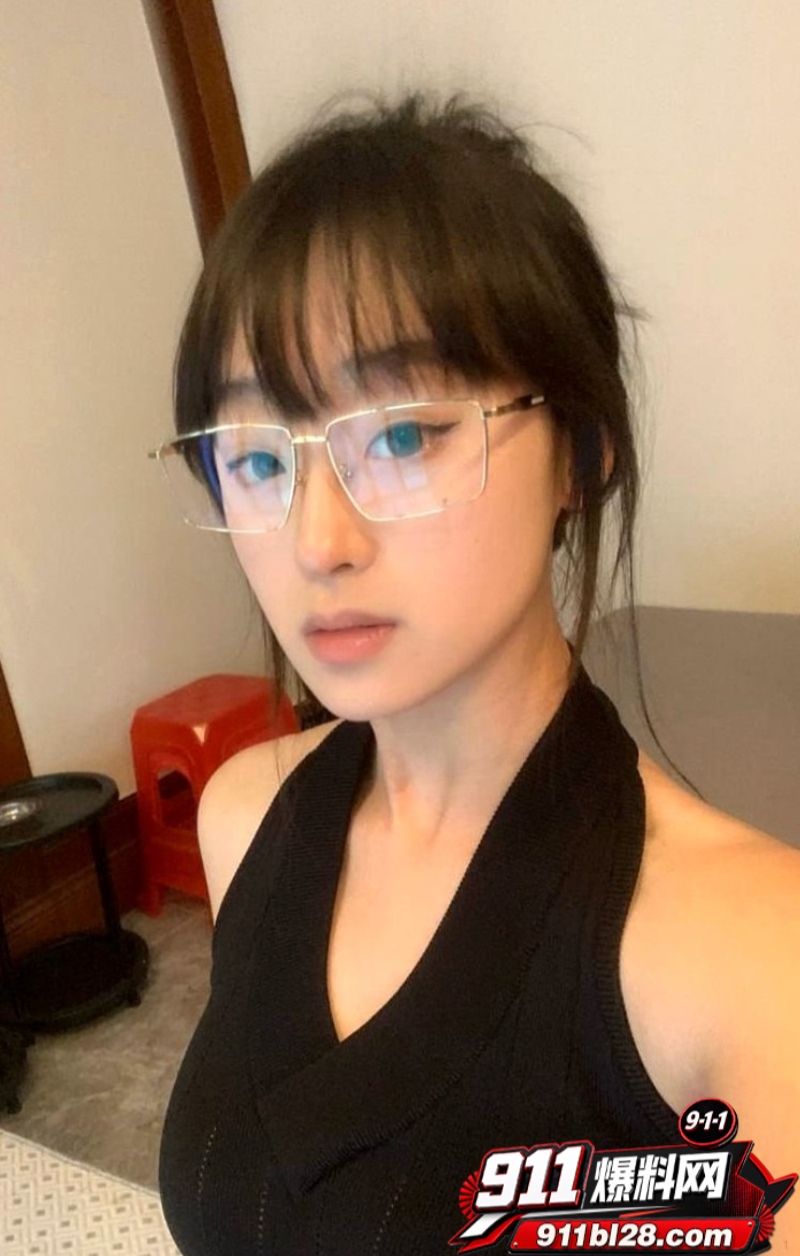 高颜极品眼镜妹 19