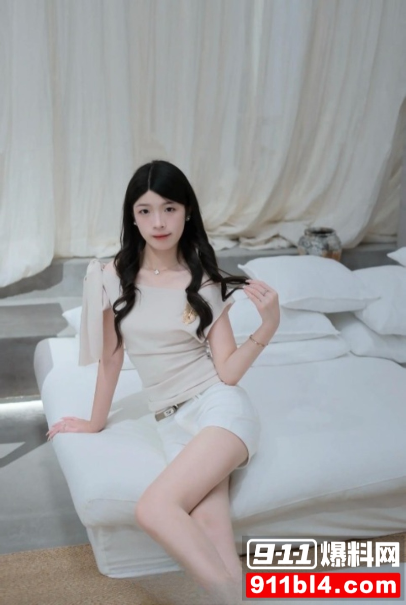 白嫩美乳女友9