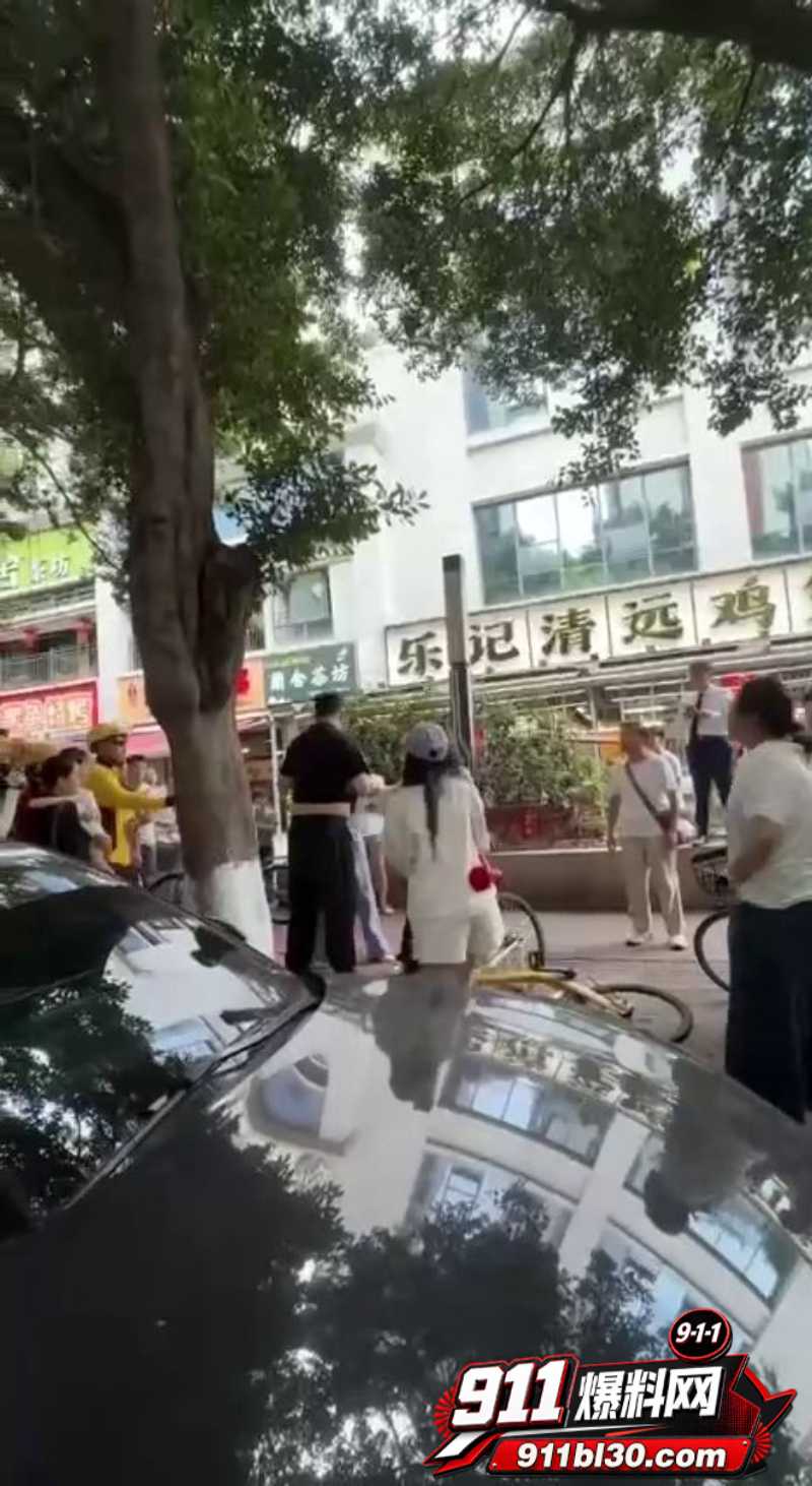 反差小三无耻公开身份 原配抓奸捉丈夫出轨7