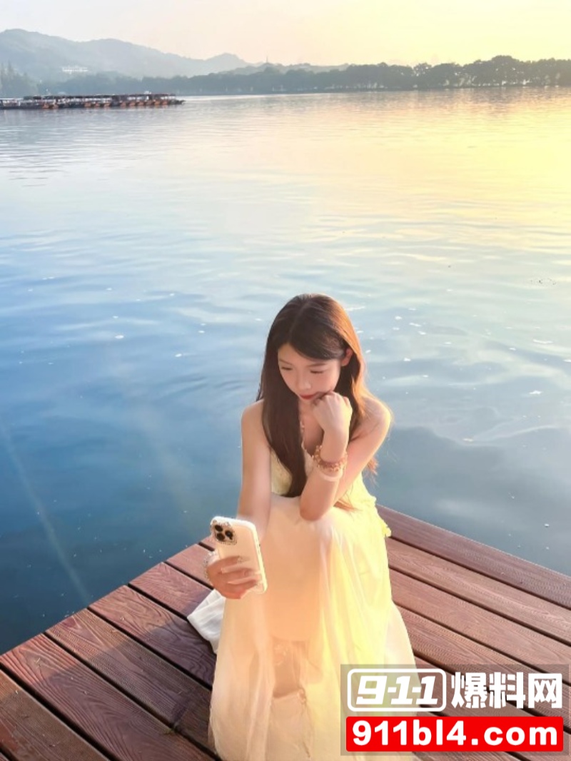 白嫩美乳女友6