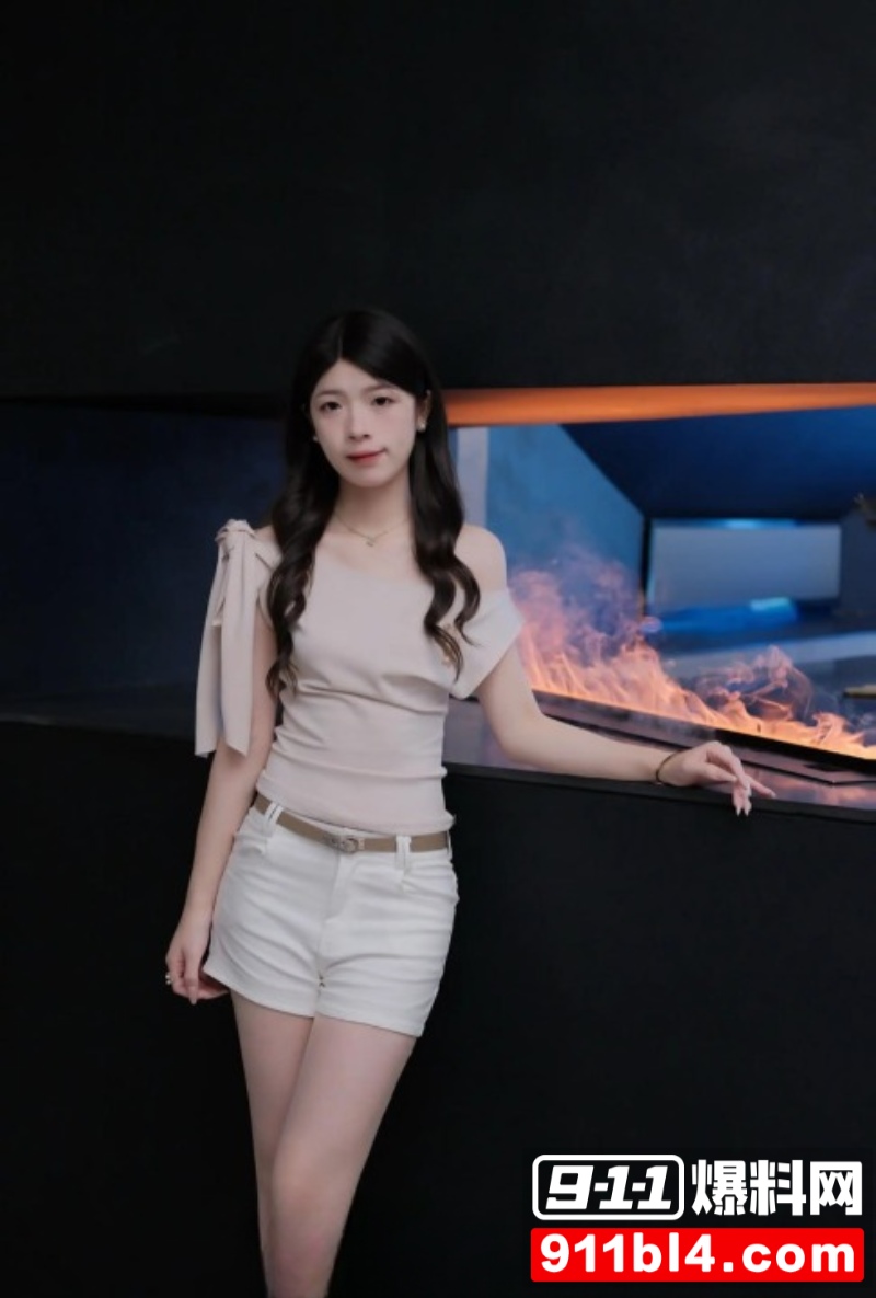 白嫩美乳女友11