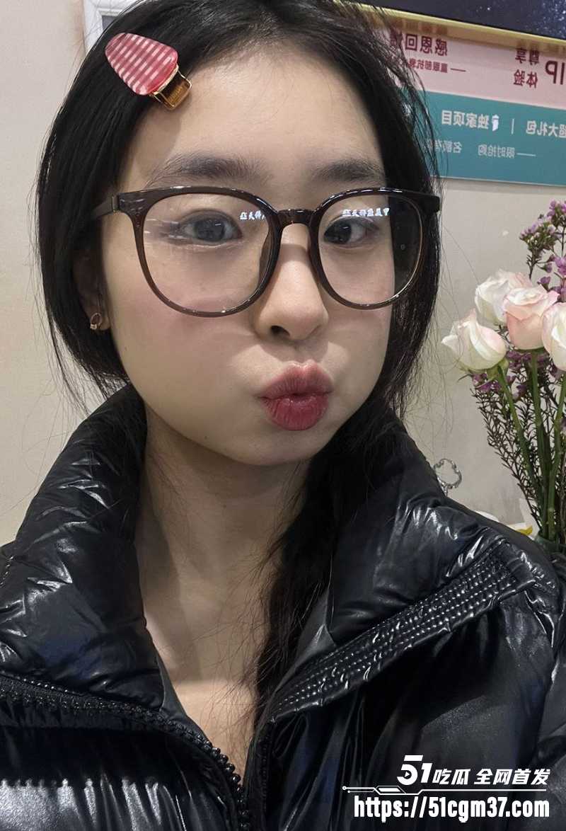 山东济南高颜值大学生不雅视频曝光 2 拷贝